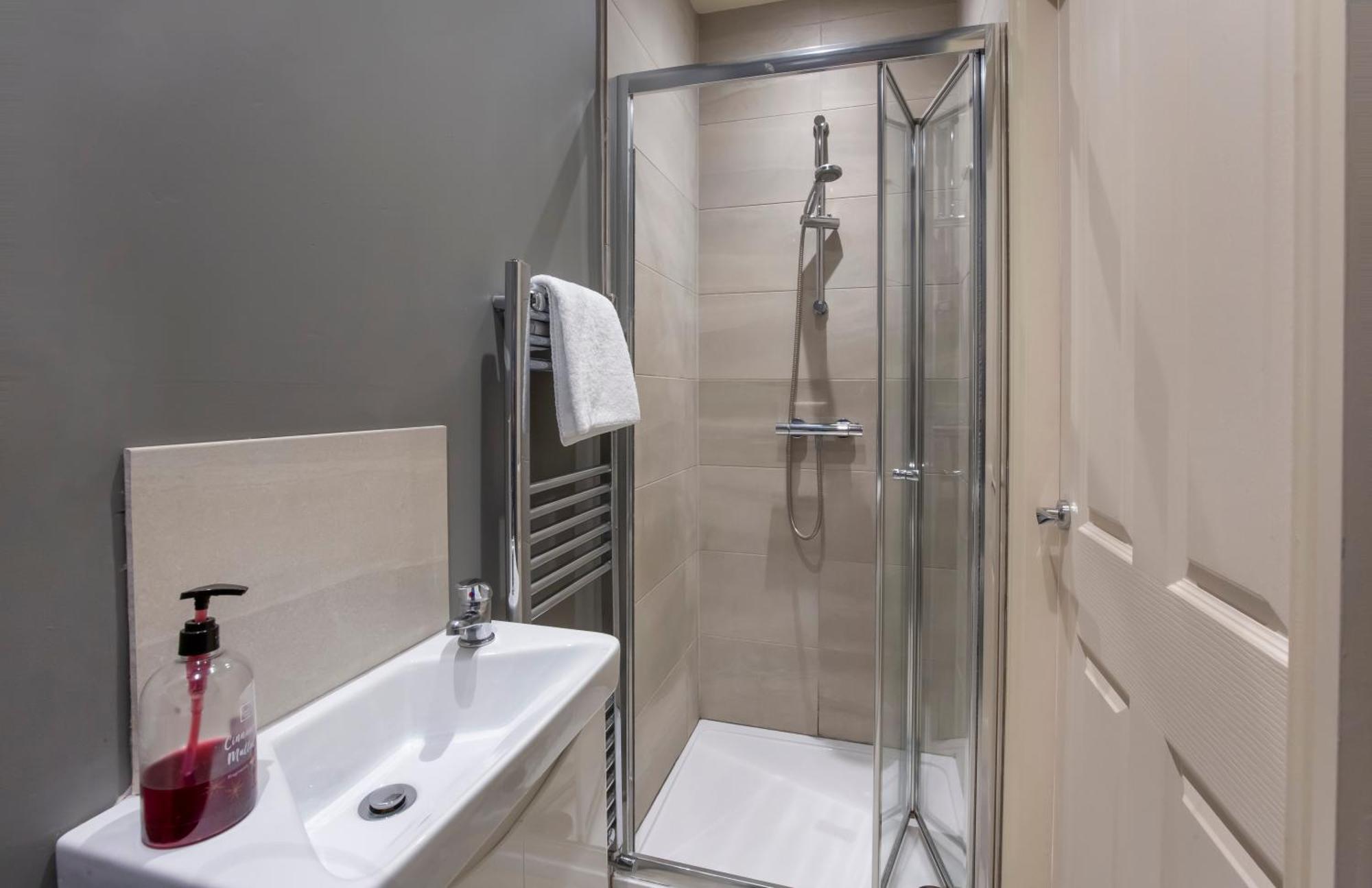 Patrick'S Pool- 4 Bedroom,4 Bathroom, Most Central Luxury Townhouse! York Kültér fotó
