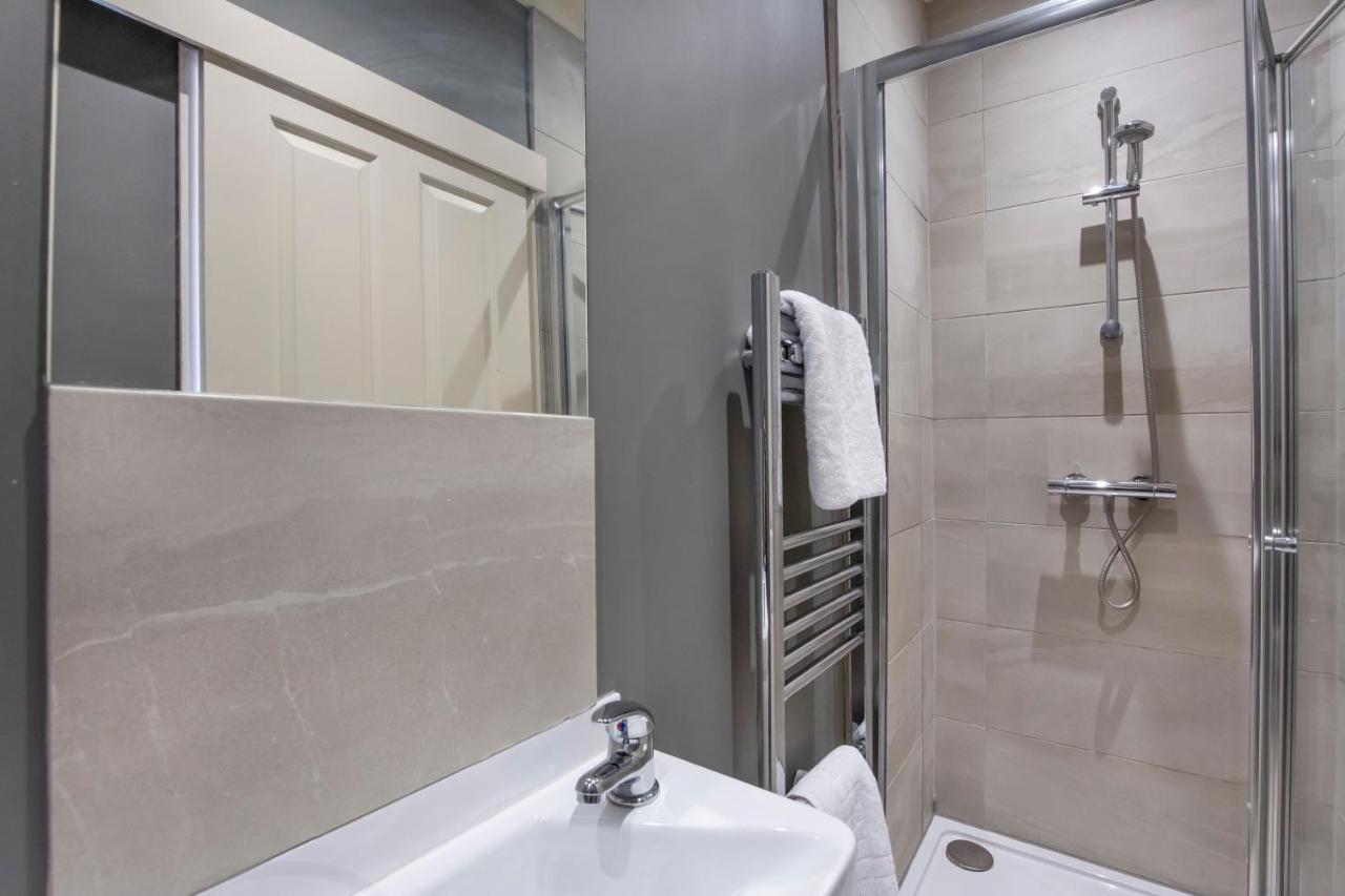 Patrick'S Pool- 4 Bedroom,4 Bathroom, Most Central Luxury Townhouse! York Kültér fotó